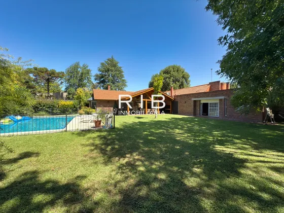 Propiedad Sobre 1200 M2 En Muy Buena Ubicación