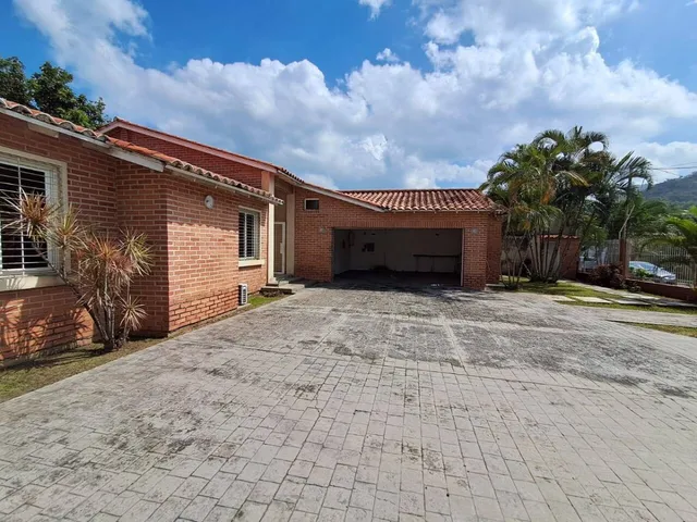 Aq Venta Casa De Un Nivel Calle Cerrada Con Vigilancia Colinas De Guataparo 26614