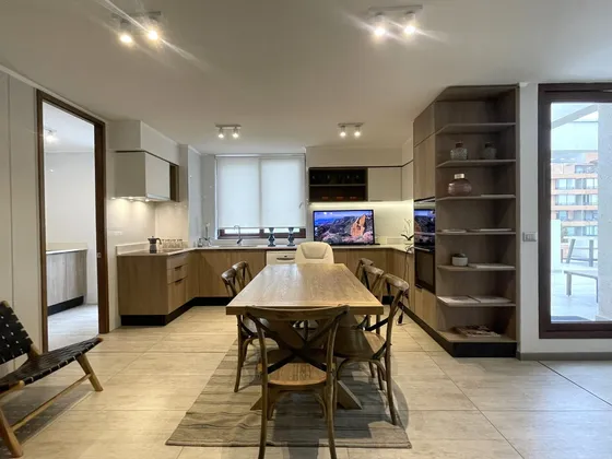 Exclusivo Penthouse Nuevo 3d / 4b / Piso 6 / Vitacura 