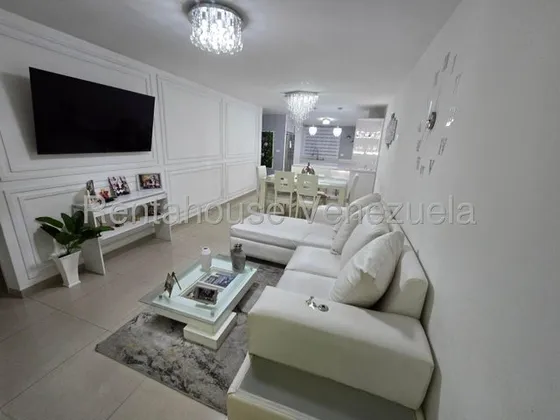 Excelente Apartamento Muy Bien Mantenido- Urb. Alto Grande-mls #25-15042 Vanessa Sayago