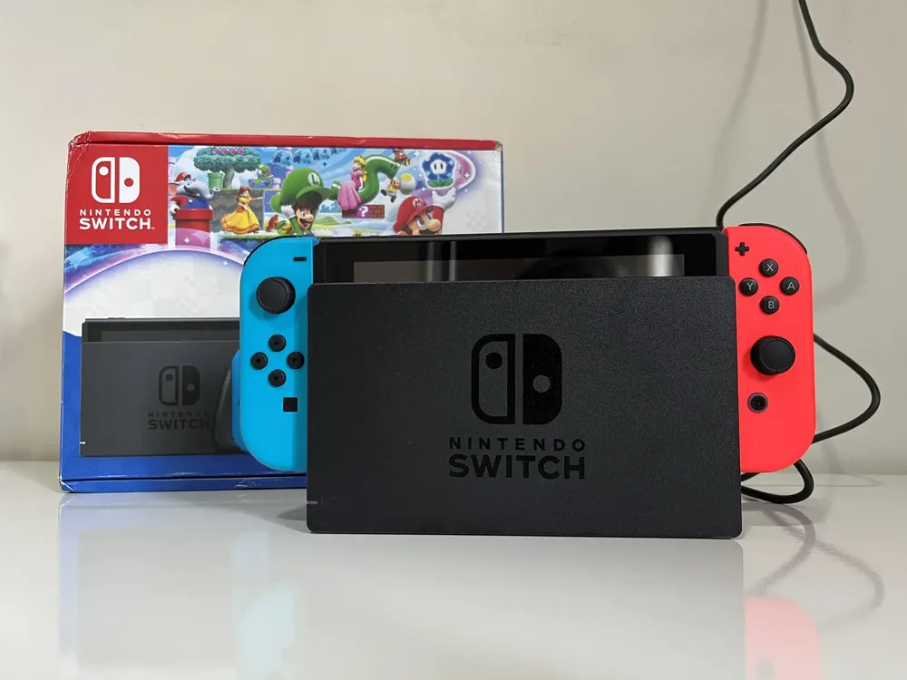 Nintendo Nintendo Switch Console NSHA07776101FGR 32GB Console
