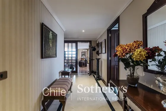 Departamento En Venta De 5 Dorm. En Las Condes