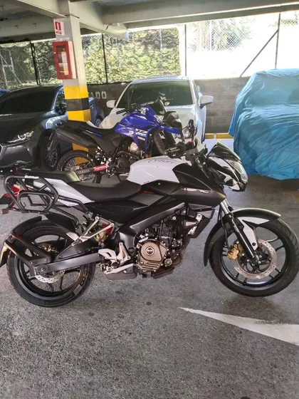 Pulsar Ns 200 Pro