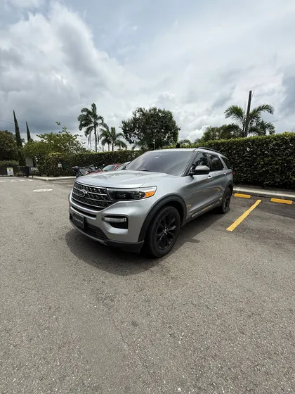 Ford Explorer Xlt
