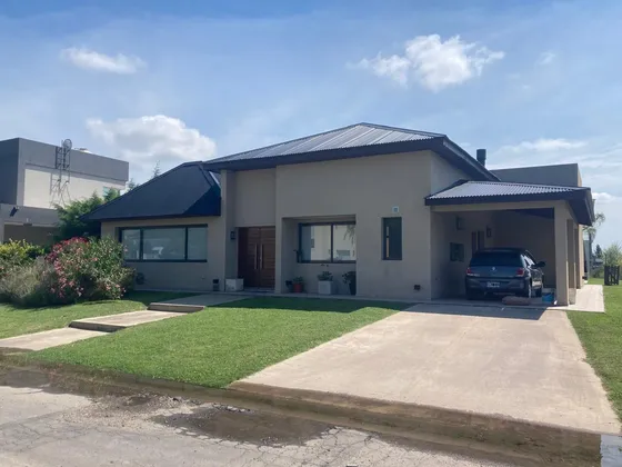 Casa En  Venta Y Alquiler En El Rebenque Canning