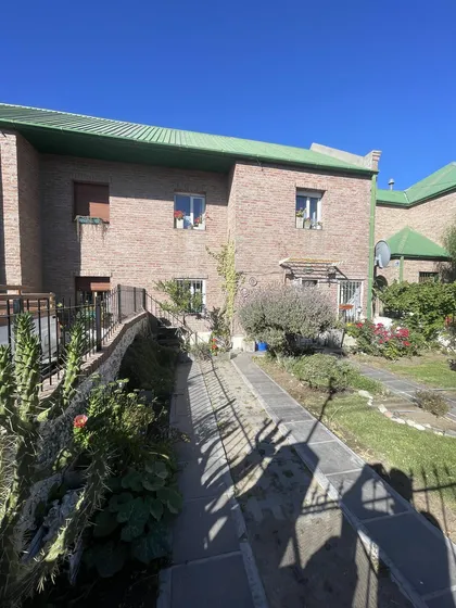 Casa En  Barrio Roca 