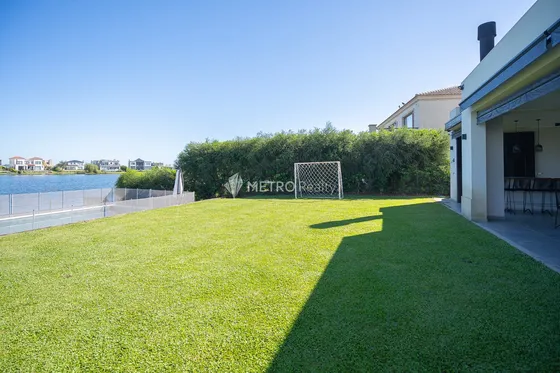 Casa En Venta A La Laguna En Muelles De Puertos Escobar
