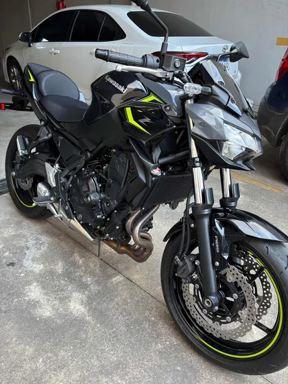Kawasaki Z650 Año 2025 Muy Poco Uso
