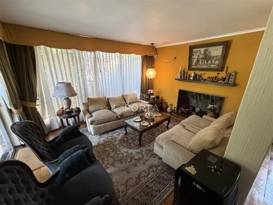 Increible Casa /alto Las Condes / 4d + 3b + 2 Est / 396 M2