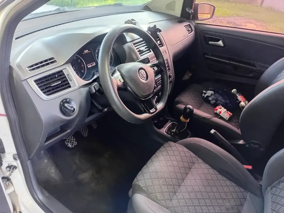 Volkswagen Suran 1.6 Comfortline 101cv