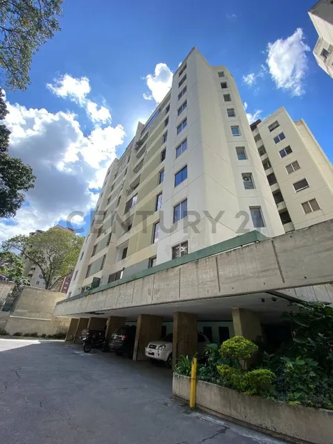 Apartamento En Venta Remodelado En El Paraiso 117mts2 3h/2ba/1pe