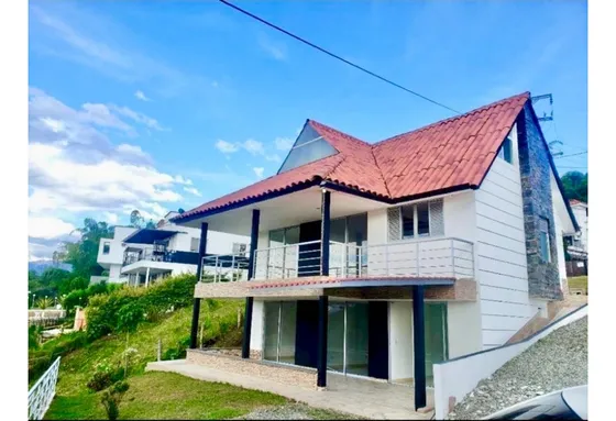 Se Vende Casa A Pocos Minutos De La Av. 19 Norte Armenia