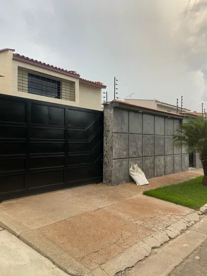 Lorena Inojosa Vende Casa En Urb. El Trigal Norte. 