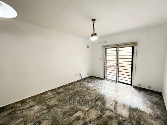 Venta Ph 2 Ambientes Pb Patio Lomas Del Mirador Apto Credito