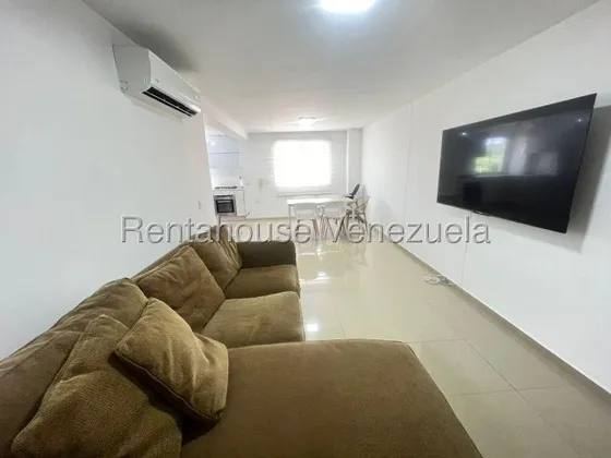Maribel Morillo Asesor Inmobiliario De Rentahouse Vende; Espectacular Apartamento; De 73m2; Con 2 Hab. Y 2 Baños; Ubicado En Ciudad Roca; Zona Exclusiva Del Este De Barquisimeto