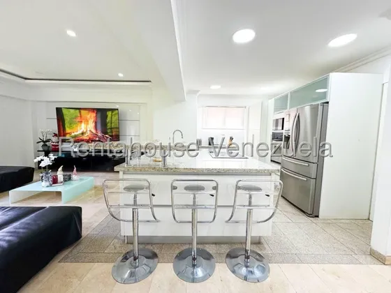 Hermoso Apartamento Dúplex En Venta Ubicado En Urbanización La Boyera Aym 25-10674