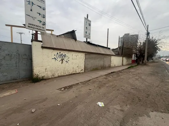 Recuperado Banco Local Comercial De 590 M2 , Los Andes. 