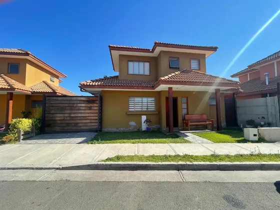 Hermosa Casa De 2 Pisos En Venta En La Cruz 4d3b2e