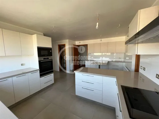 Dpto. Remodelado En Venta De 3 Dorm. &#43; Servicio En Vitac