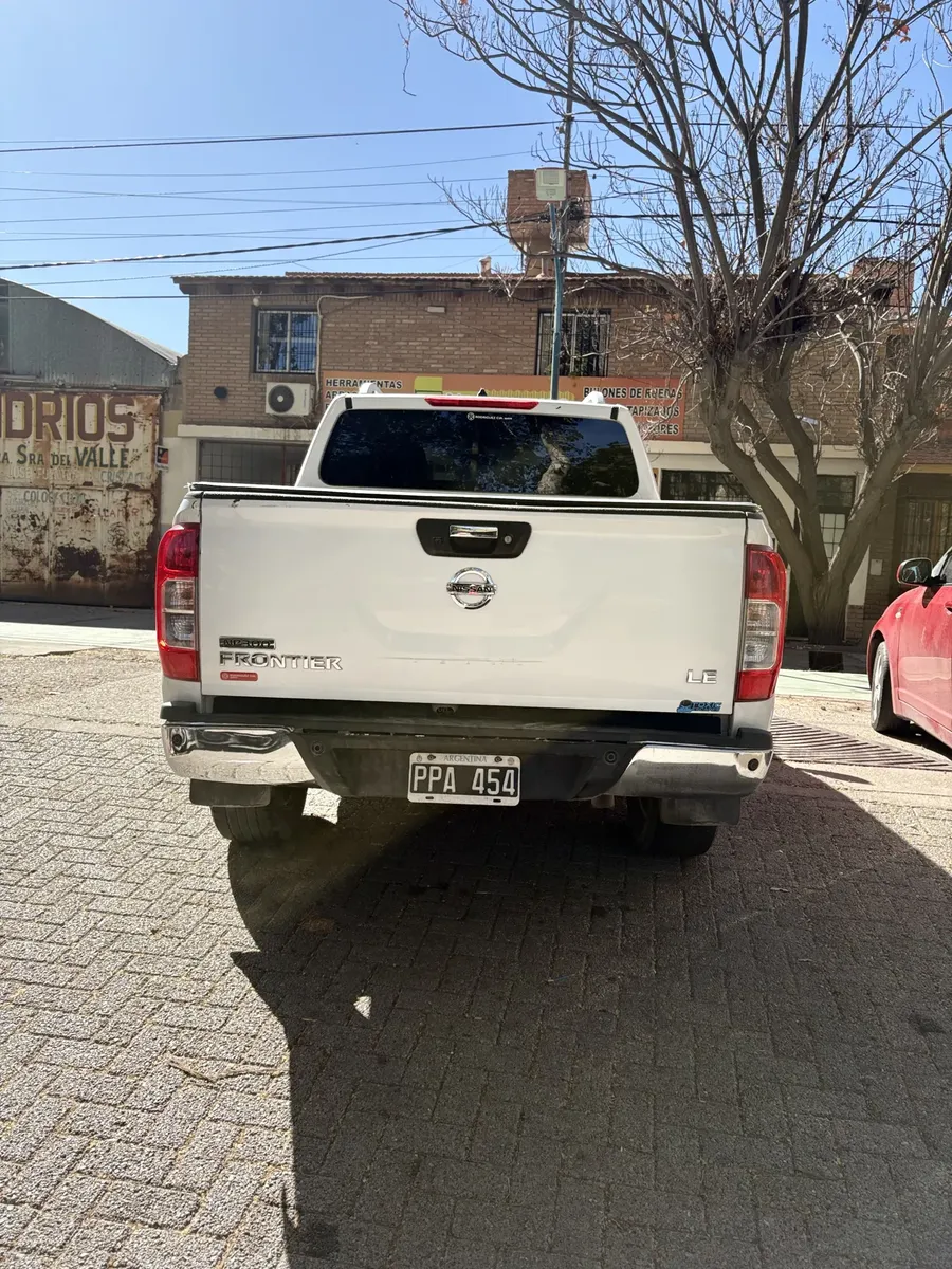 Nissan Frontier510245019531366403