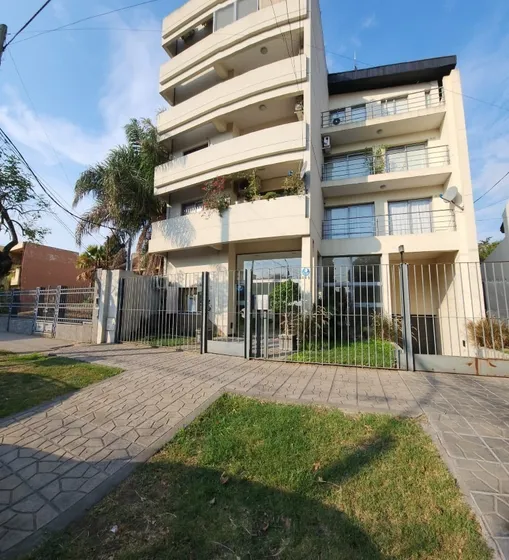 Excelente Departamento De 2 Ambientes Planta Baja Al Frente