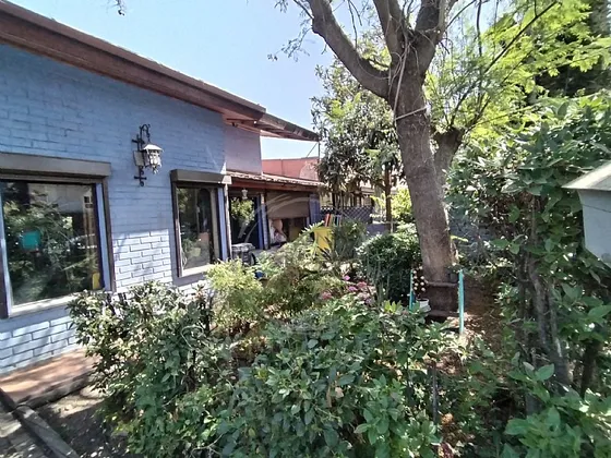 Casa En Vitacura Ideal Para Remodelar  Con 286 M2 De Terreno