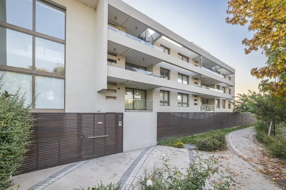 Exclusivo Y Moderno Departamento En Sector Privilegiado