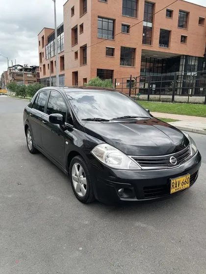 Nissan Tiida 1.8 Premium 4 P