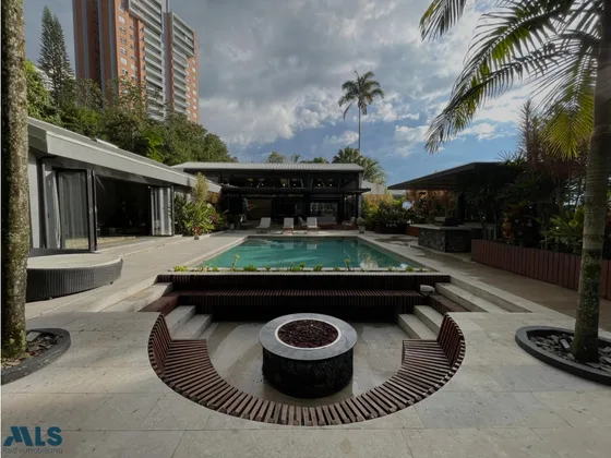 Increíble Casa Moderna Con Piscina En El Poblado(mls#256572)