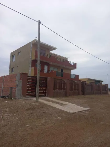 Edificio En Venta De 5 Dormitorios-7baños -800mts2 Totales- San Clemente Del Tuyu