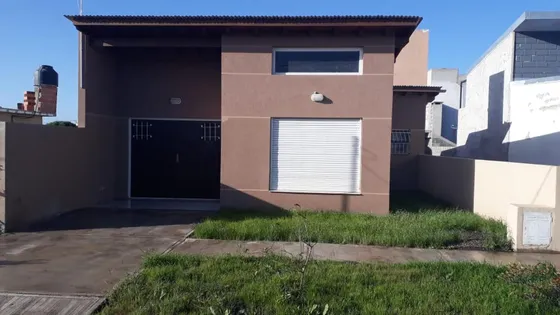 Phs En Venta - 5 Dormitorios 3 Baños - Felix Camet 