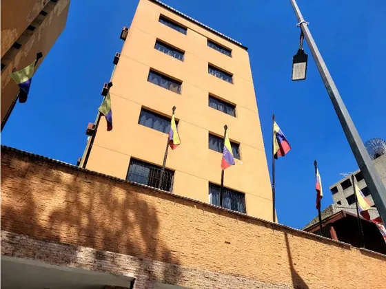 Se Vende Hotel En Sabana Grande De 7 Pisos 41h/43b/6e
