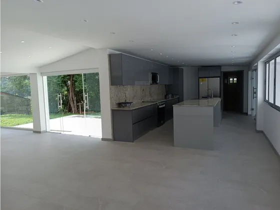 Vendo Casa 350m2 Prados Del Este 6996
