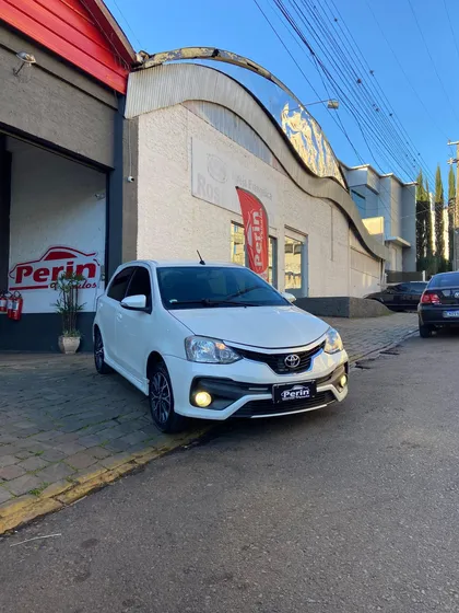 Toyota Etios Platinum 1.5 Flex 16v 4p Aut.