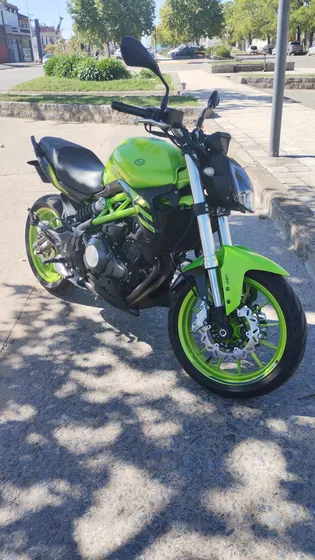 Benelli 302s  Año 2023