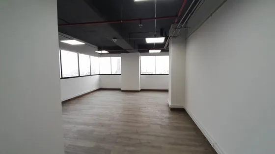 Oficina Venta En La Avenida Santander (21995).