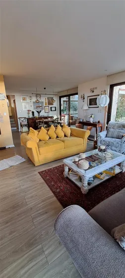Casa En Arriendo De 4 Dorm. En Lomas De Montemar Concón