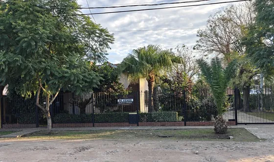 Grv -venta Casa 5 Ambientes En Grand Bourg - M. Argentinas