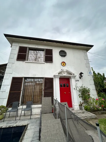 Amplia Y Remodelada Casa Con Todas Las Comodidades
