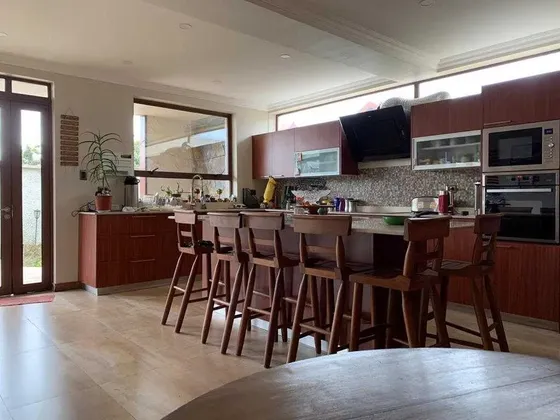 Vende Especatacular Casa Moderna (25667)