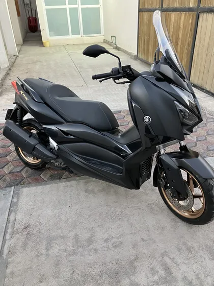 La Xmax 300 Te Ofrece El Estilo, La Clase Y La Calidad Super