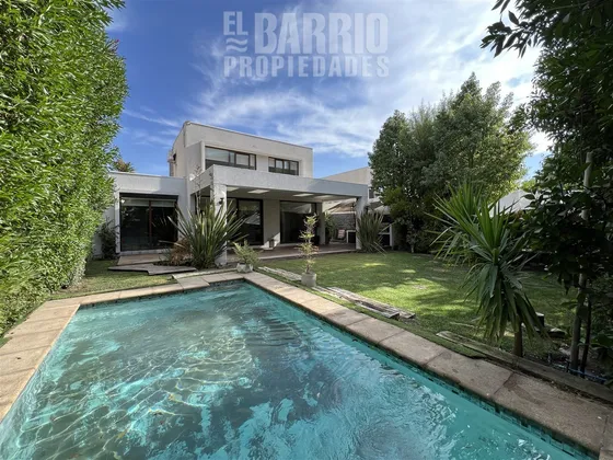 Casa En Venta De 3 Dorm. En Chicureo, Chamisero