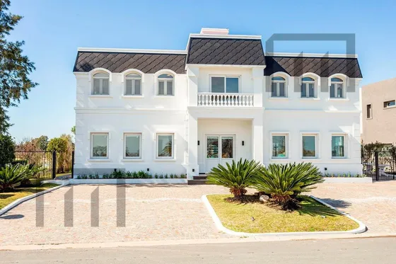 Casa A La Venta En Terralagos, Canning.