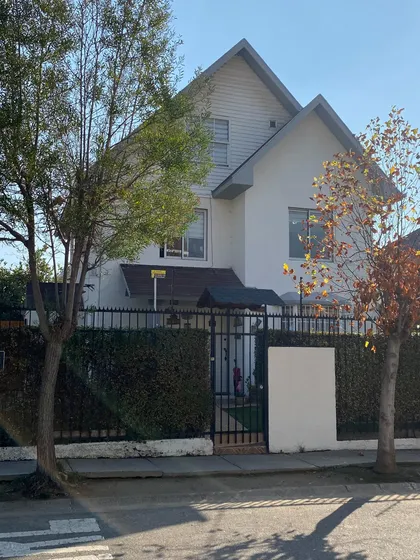 Hermosa Y Amplia Casa Con Piscina Y Gran Patio
