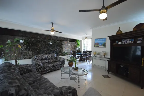 Majestuosa Casa En Venta En Altos De Arroyo Hondo Iii