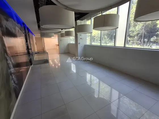 Arriendo Local Comercial 206 M2. Nueva Las Condes