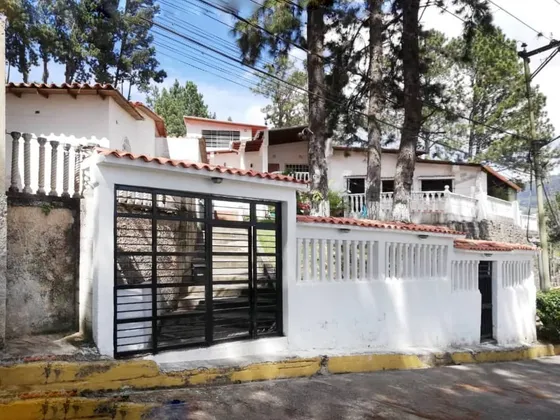 Casa En Venta Los Teques. Am.