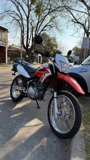 Vendo Honda Xr 150 Con 4700 Km Titular !