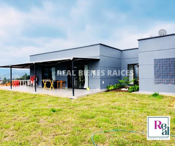 Hermosa Finca En Venta En Unidad Cerrada