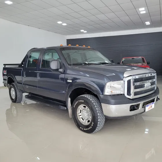 Ford F-100 3.9 Cab. Doble Xlt 4x4